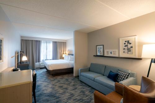 Country Inn & Suites by Radisson, State College (Penn State Area), PA