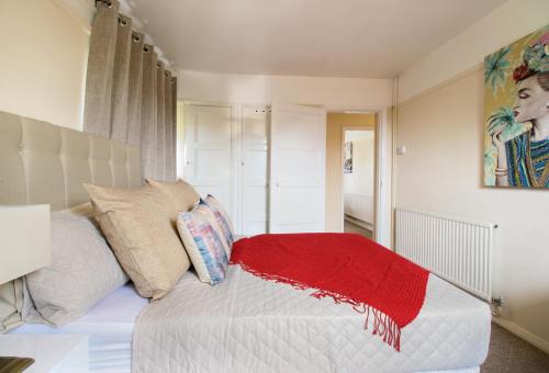 Virexxa Aylesbury Centre - Executive Suite - 2Bed Flat with Free Parking