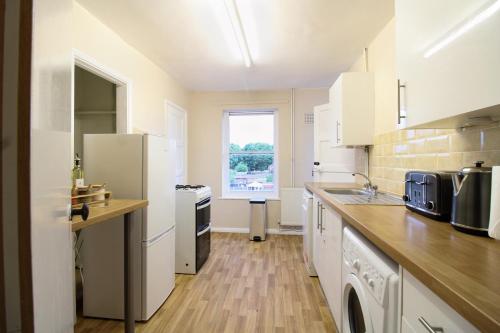 Virexxa Aylesbury Centre - Executive Suite - 2Bed Flat with Free Parking