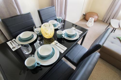 Virexxa Aylesbury Centre - Executive Suite - 2Bed Flat with Free Parking