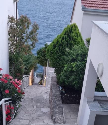 Apartments Vesna - image 8