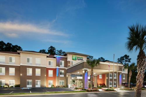Holiday Inn Express & Suites Bonifay an IHG Hotel - main image