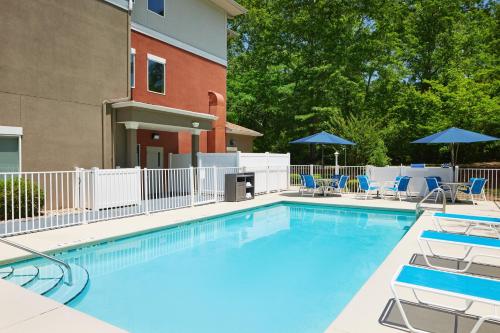 Swimming pool, Holiday Inn Express & Suites Bonifay in Bonifay