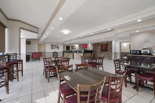 Red Roof Inn & Suites Jacksonville NC - image 8