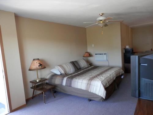 Trail Motel