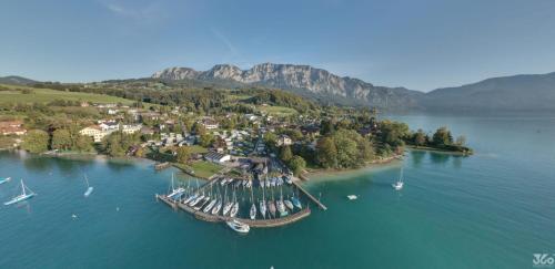 Seehotel Föttinger in Steinbach am Attersee