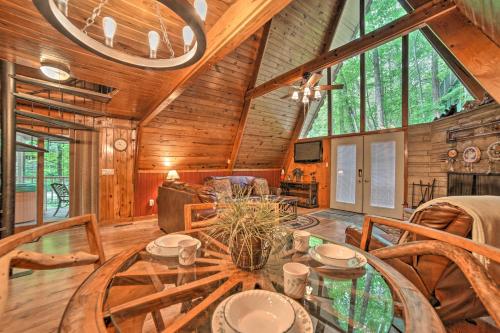 A-Frame Gatlinburg Cabin with Deck and Private Hot Tub - image 10