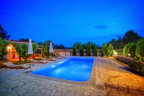 Peldbaseins, Villa Prima Natura Imotski, private pool in Gornji Vinjani
