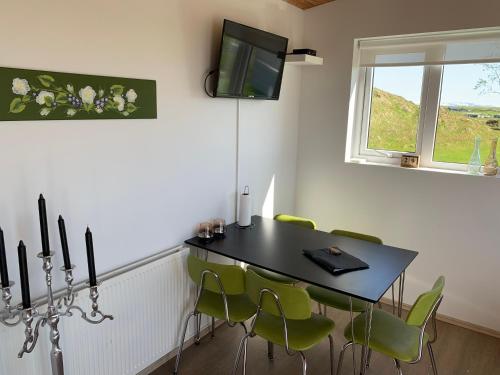 บริการและสิ่งอำนวยความสะดวก, Nefsholt in เฮลล่า