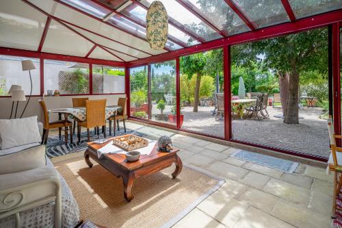 Clos des hérissons, chambre mimosa, piscine, jardin