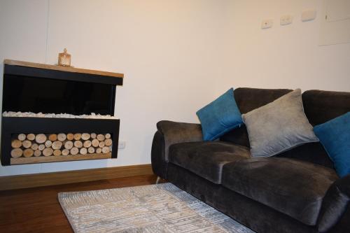 One-Bedroom Apartment image 10