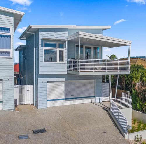 Bluehaven Woolgoolga - Brand New, Ocean Views, 200m Stroll to Beach and Restaurants!