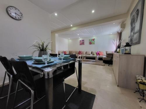 Spacious 2BR Apt, Balcony, AC & Private Garage, Casablanca Centre, Casablanca (photo 4)