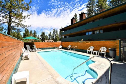 Snow Lake Lodge - Accommodation - Big Bear Lake