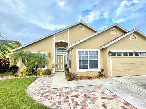Perfect Family Vacation House with Private Pool detail