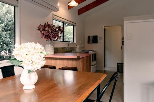 keuken, Aotearoa Lodge & Tours in Whitianga