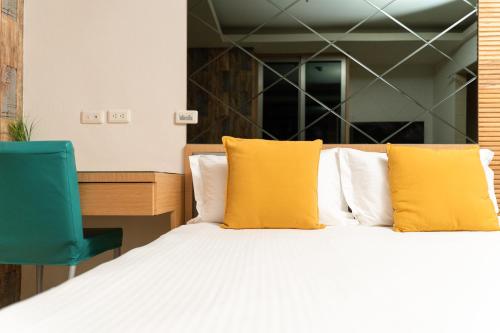 room detail thumbnail 0