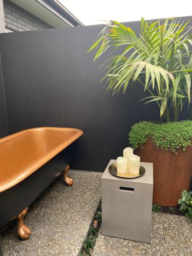 badtunna, Escape in Mangorei