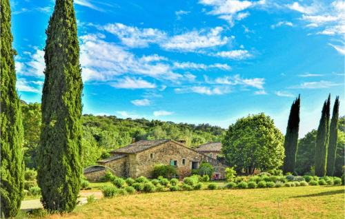 Stunning home in La Roque sur Cze with Outdoor swimming pool and 4 Bedrooms