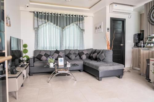 gedeelde lounge/tv-ruimte, TOUR INN near Raalhugandu