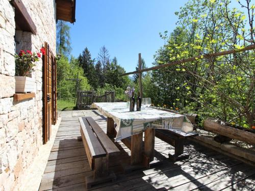 Mountain chalet in Lamon with garden