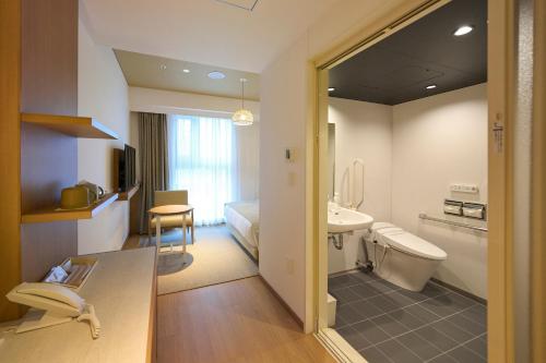 room detail thumbnail 2
