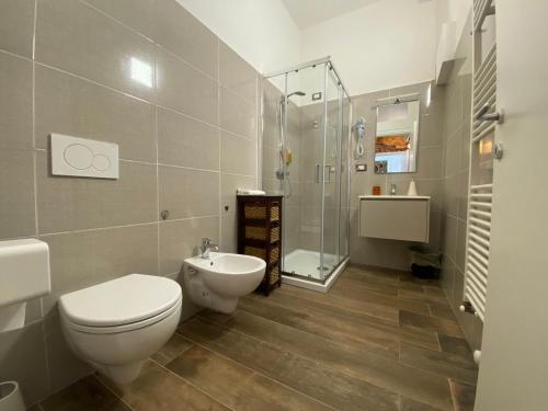 Double Room with Private Bathroom image 8