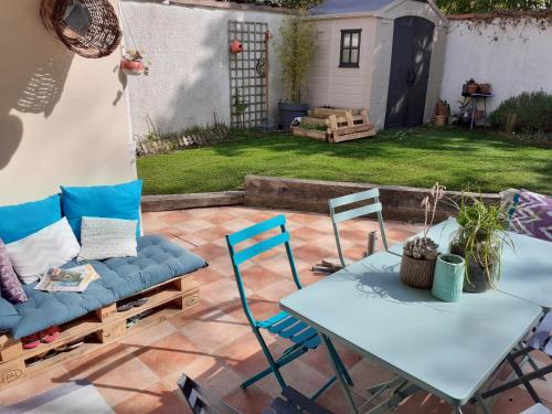 AGREABLE MAISON DE VILLE AVEC JARDIN gîte à louer Aytré