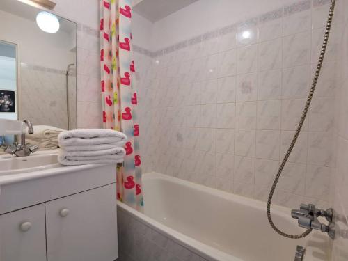 Carnac - Appartement 2 pièces avec terrasse, piscine et parking privé, à 400m de la plage. - FR-1-477-123, Carnac (photo 7)