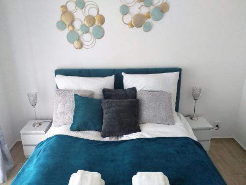 One-Bedroom Apartment image 10