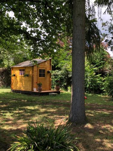 Aux Portes du Petit Bois in Sainte Marie La Blanche