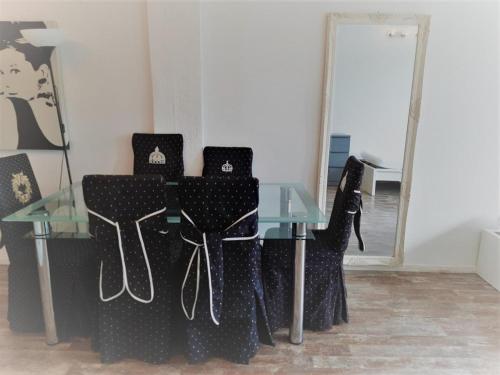 Mehrbett-Apartment 6 Citynah, einfache Ausstattung 1.6km von Traberweg entfernt