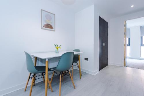 Central one bedroom apartment - image 7