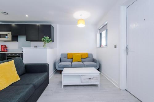 Central one bedroom apartment - image 6