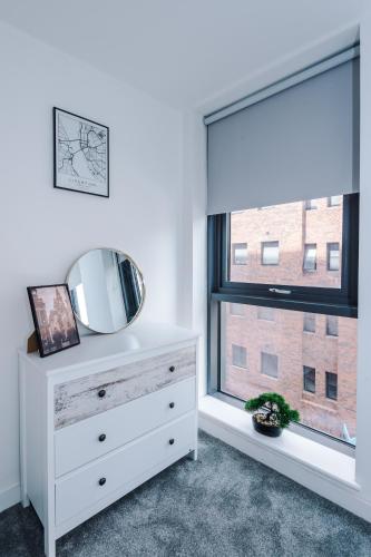 Central one bedroom apartment - image 10