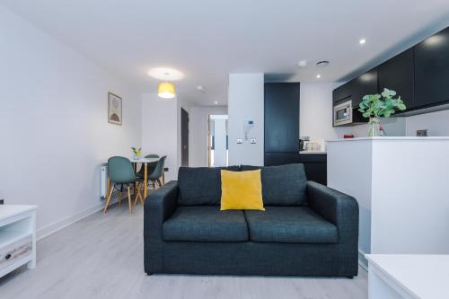 Central one bedroom apartment - image 12