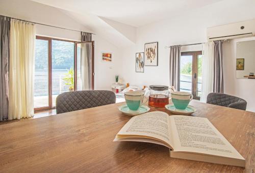 Apartments MaXhit in Lepetane