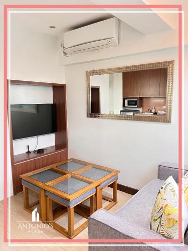 Panoramic View of City 1BR Loft Unit FREE WIFI & NETFLIX at Fort Victoria BGC, Manila (photo 4)