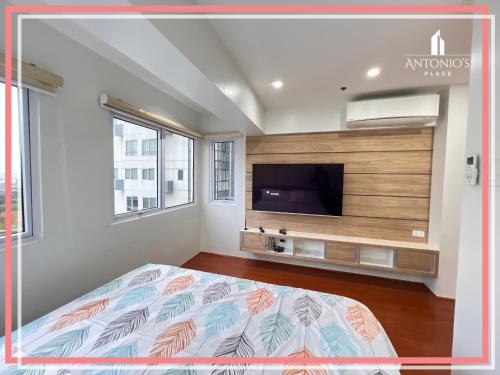 Panoramic View of City 1BR Loft Unit FREE WIFI & NETFLIX at Fort Victoria BGC, Manila (photo 8)