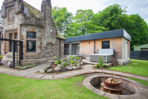 Stylish Loch Lomond lodge in stunning surroundings