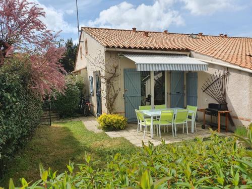 Petite maison dans résidence avec piscine proche plage et centre ville à pied - Location saisonnière - Pornic