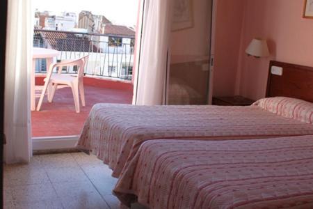 Hostal Solimar - image 9