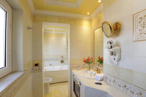 Hotel Homs - image 11