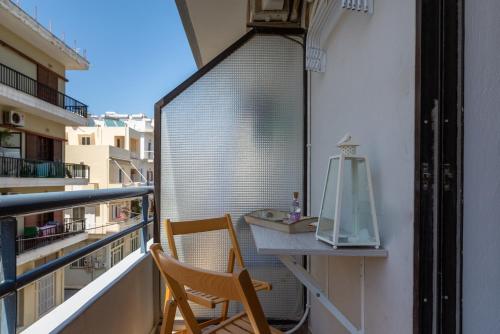 The Holiday Studio 1