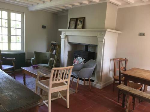 Séjour verdoyant gîte à louer Danestal