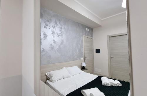 Double Room image 2