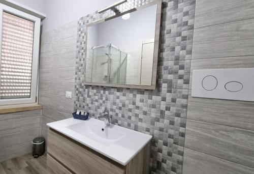 Double Room image 3