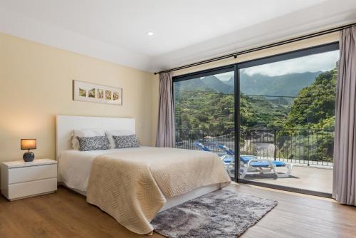  Villa Teresa by Atlantic Holiday in São Vicente