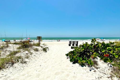 Madeira Bay Resort 509 – Madeira Beach, FL
