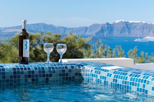 Deluxe Apartment with Hot Tub and Caldera View